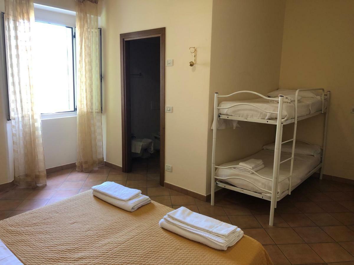 Il Fondaccio Otel Lizzano In Belvedere Dış mekan fotoğraf