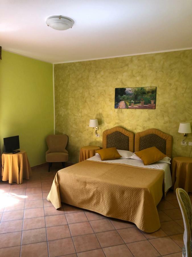 Il Fondaccio Otel Lizzano In Belvedere Dış mekan fotoğraf